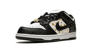 Nike SB Dunk Low Supreme Stars Black