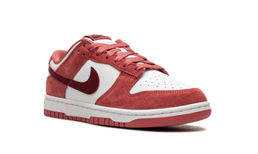 Nike Dunk Low Valentine's Day (2024)