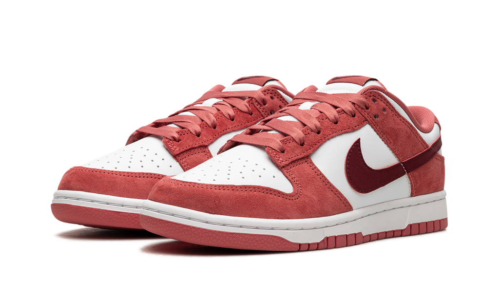 Nike Dunk Low Valentine's Day (2024)