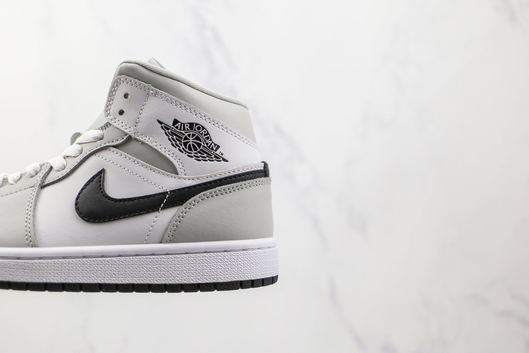 Jordan 1 Mid Light Smoke Grey